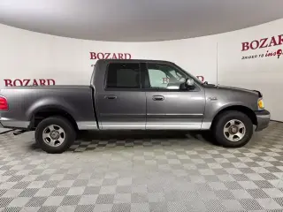 Ford F-150 2002 4dr SuperCrew XLT 2WD Styleside SB