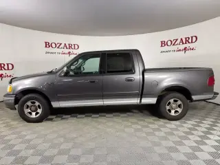 Ford F-150 2002 4dr SuperCrew XLT 2WD Styleside SB
