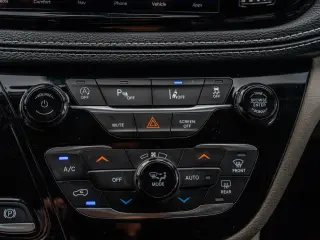 Chrysler Pacifica 2023 Limited 4dr Mini-Van