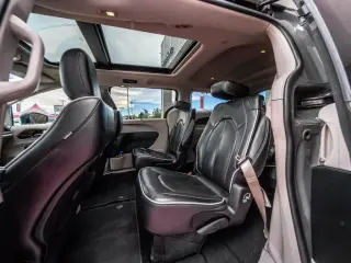 Chrysler Pacifica 2023 Limited 4dr Mini-Van