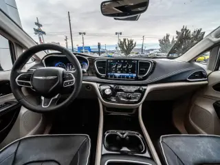 Chrysler Pacifica 2023 Limited 4dr Mini-Van