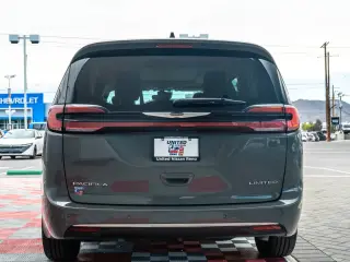 Chrysler Pacifica 2023 Limited 4dr Mini-Van