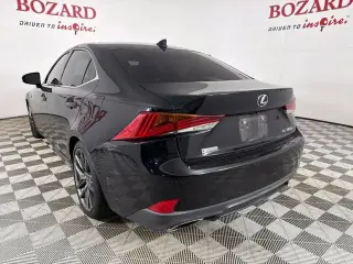 Lexus IS 300 2018 4dr Sedán