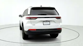 Jeep Grand Cherokee 2025 4x4 Laredo 4dr SUV
