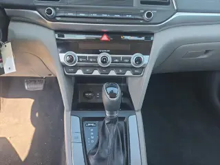 Hyundai ELANTRA 2020 SE 4p Sedana