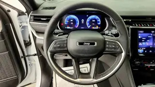 Jeep Grand Cherokee 2025 4x4 Laredo SUV 4p