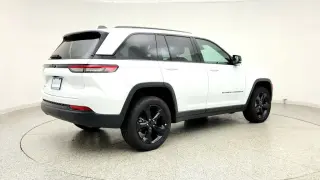 Jeep Grand Cherokee 2025 4x4 Laredo SUV 4p