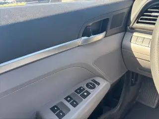 Hyundai ELANTRA 2020 SE 4p Sedana