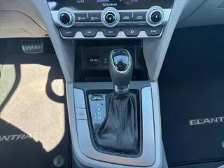 Hyundai ELANTRA 2020 SE 4p Sedana
