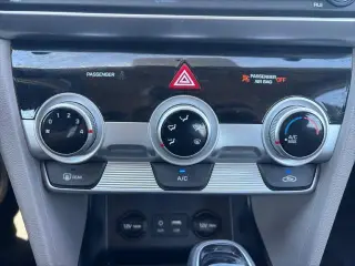 Hyundai ELANTRA 2019 SE 4p Sedan 6M