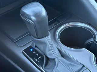 Toyota Camry Híbrido 2024 SE 4d Sedán