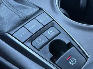 Toyota Camry Híbrido 2024 SE 4d Sedán