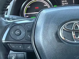 Toyota Camry Híbrido 2024 SE 4d Sedán