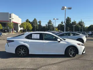 Toyota Camry 2024 SE 4dr Sedán
