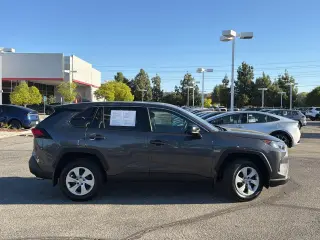 Toyota RAV4 2022 AWD LE 4dr SUV