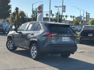 Toyota RAV4 2022 AWD LE 4dr SUV