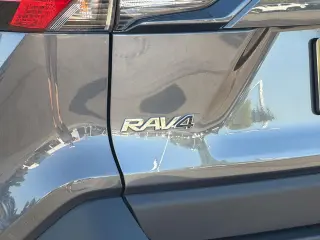 Toyota RAV4 2022 AWD LE 4dr SUV