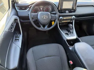 Toyota RAV4 2022 AWD LE 4dr SUV