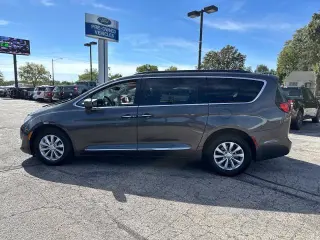 Chrysler Pacifica 2017 Touring-L 4dr Mini-Van