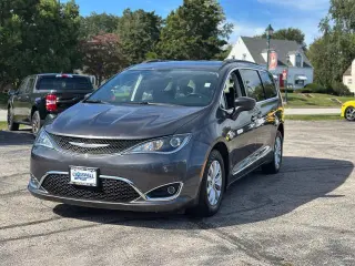 Chrysler Pacifica 2017 Touring-L 4dr Mini-Van