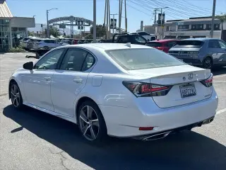 Sedán Lexus GS 200t 2017 de 4 puertas