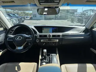 Sedán Lexus GS 200t 2017 de 4 puertas