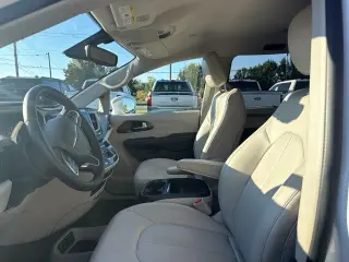 Chrysler Pacifica 2017 Touring-L 4dr Mini-Van