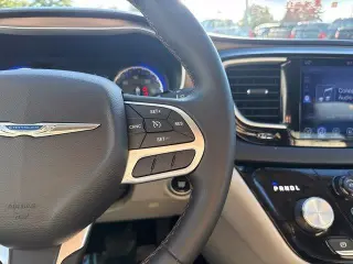 Chrysler Pacifica 2017 Touring-L 4dr Mini-Van