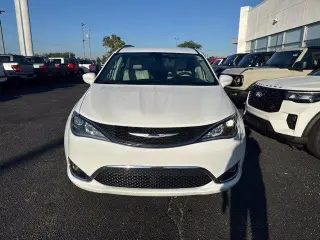 Chrysler Pacifica 2017 Touring-L 4dr Mini-Van