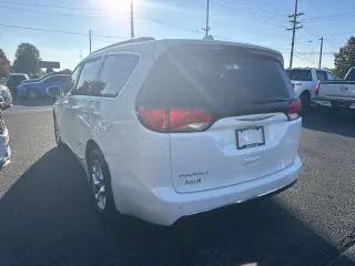 Chrysler Pacifica 2017 Touring-L 4dr Mini-Van