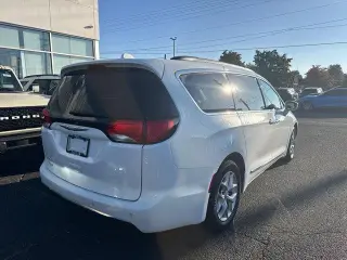 Chrysler Pacifica 2017 Touring-L 4dr Mini-Van
