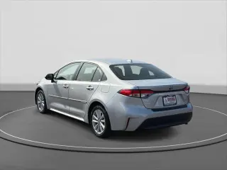 Toyota Corolla Híbrido 2024 SE 4dr Sedán