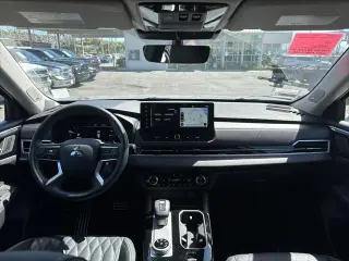 Mitsubishi Outlander 2026 SEL 4dr SUV