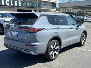 Mitsubishi Outlander 2026 SEL 4dr SUV