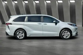 Toyota Sienna 2023 AWD Woodland Edition 7-Pasajeros 4dr Mini-Van