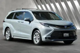 Toyota Sienna 2023 AWD Woodland Edition 7-Pasajeros 4dr Mini-Van