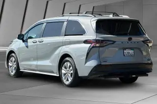 Toyota Sienna 2023 AWD Woodland Edition 7-Pasajeros 4dr Mini-Van