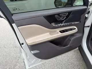Lincoln Corsair 2023 AWD Reserve 4dr SUV