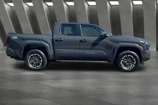Toyota Tacoma 2024 4x4 TRD Sport 4dr Double Cab 5.0 ft SB 8A