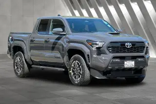 Toyota Tacoma 2024 4x4 TRD Sport 4dr Double Cab 5.0 ft SB 8A