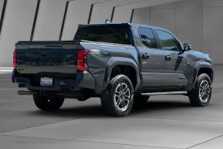 Toyota Tacoma 2024 4x4 TRD Sport 4dr Double Cab 5.0 ft SB 8A