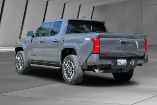 Toyota Tacoma 2024 4x4 TRD Sport 4dr Double Cab 5.0 ft SB 8A