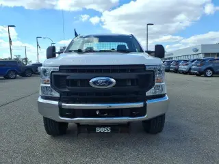 Ford F-250 Super Duty 2021 4x4 XL 2dr Cabina Regular 8 pies. Camión de caja larga