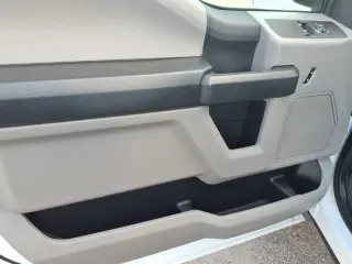 Ford F-250 Super Duty 2021 4x4 XL 2dr Cabina Regular 8 pies. Camión de caja larga