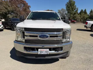 Ford F-250 Super Duty 2018 4x4 XL 4dr Crew Cab 6.8 ft. SB Pickup