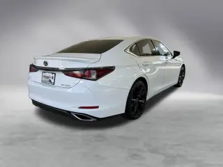 Lexus ES 350 2024 F SPORT Handling 4dr Sedán
