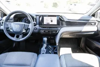Toyota Camry 2025 LE Sedán 4 puertas