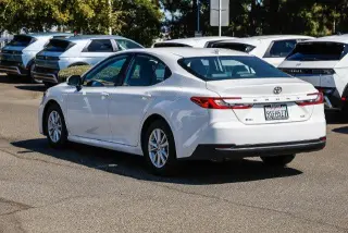 Toyota Camry 2025 LE Sedán 4 puertas