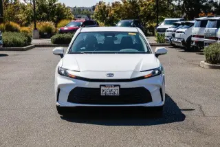 Toyota Camry 2025 LE Sedán 4 puertas