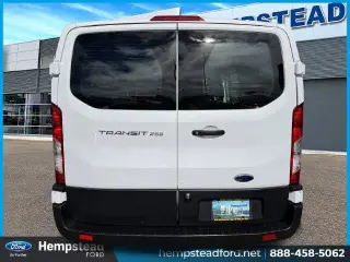 Ford Transit 2025 250 3dr SWB Techo Bajo Furgón de Carga